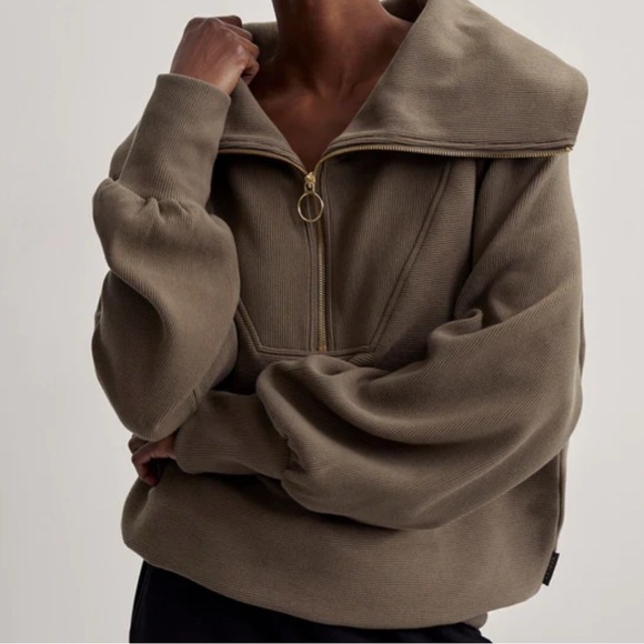 Varley Tops - Varley Vine Half-Zip Pullover in Stone Olive Size Small